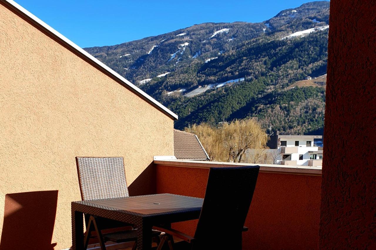 Ferienwohnung 100qm - super Lage - Südterrasse - riesige Küche Naturns Exterior foto